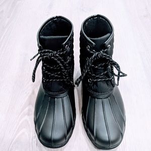 Black Alpine duck boots